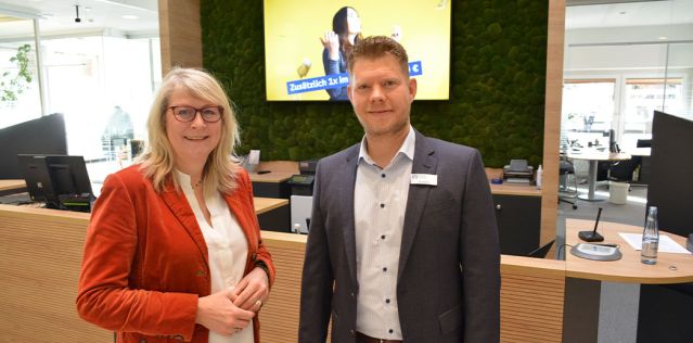VR Bank in Holstein spendet 30.000 Euro für die Frauenhäuser in der Region